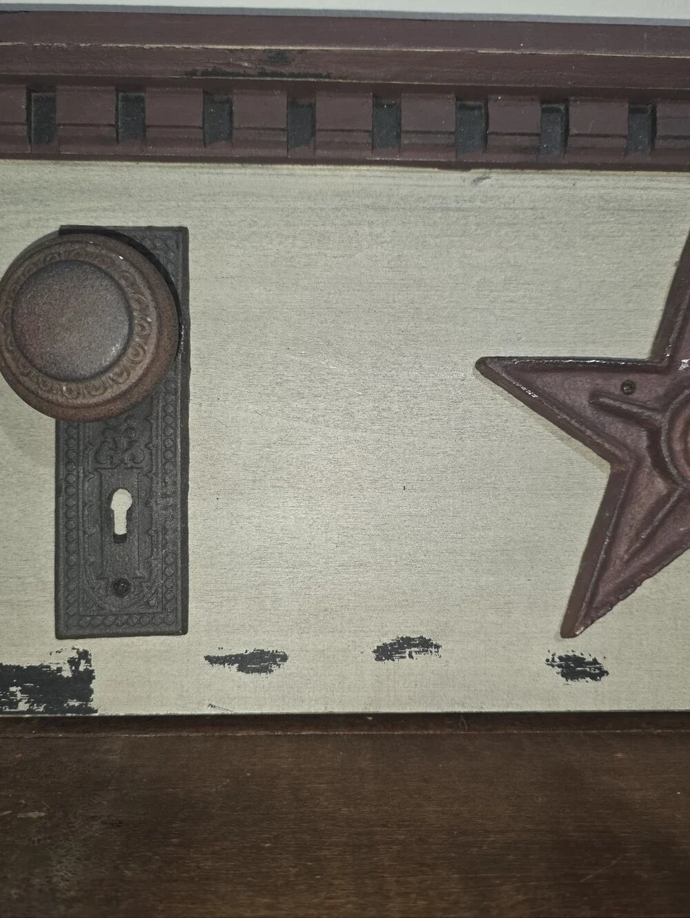 Rustic Primitive Distressed Wall Rack/Shelf
